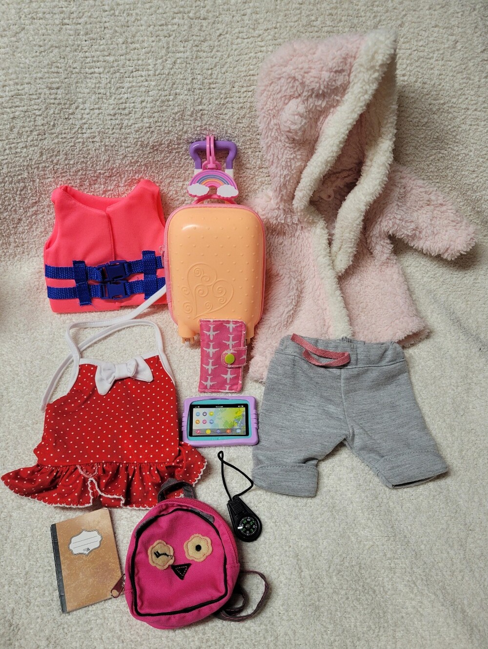 Doll Clothes Accessories OG Our Generation Battat 10 pieces Suitcase Bathrobe
